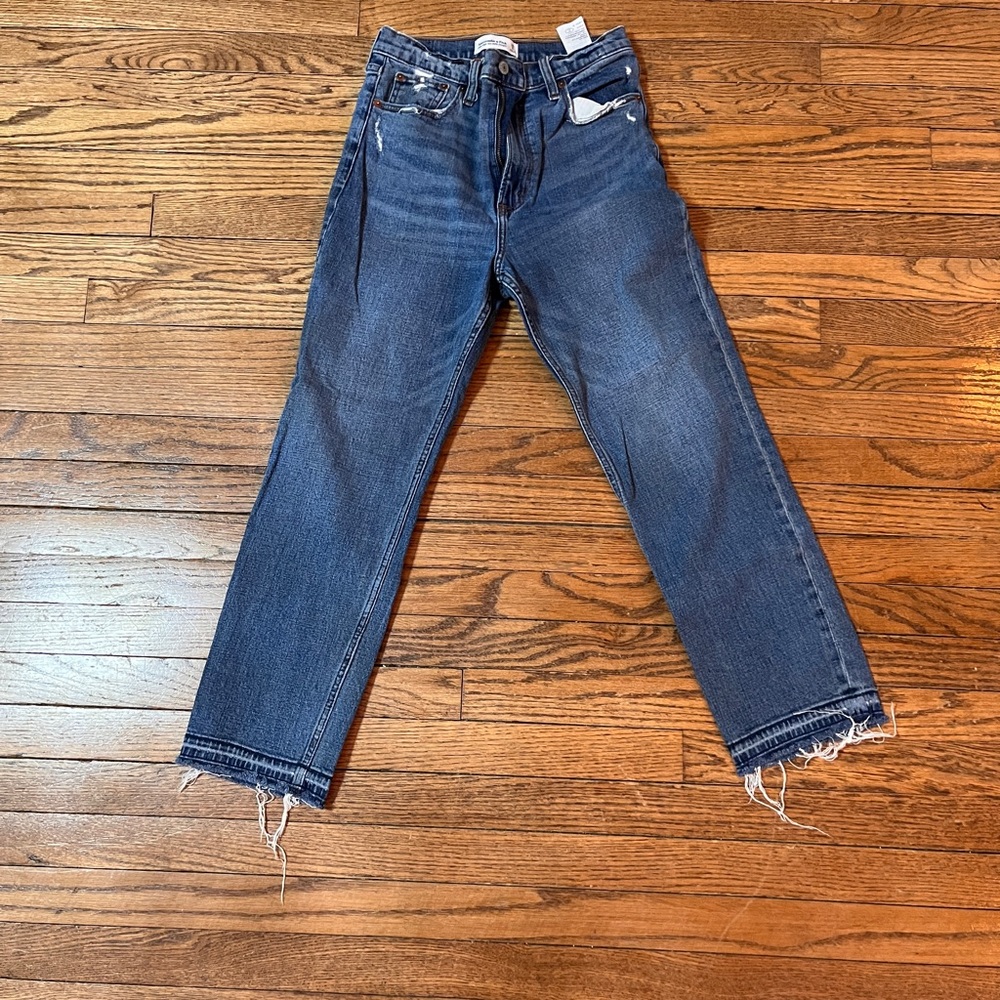 Abercrombie Ultra High Rise Ankle Straight